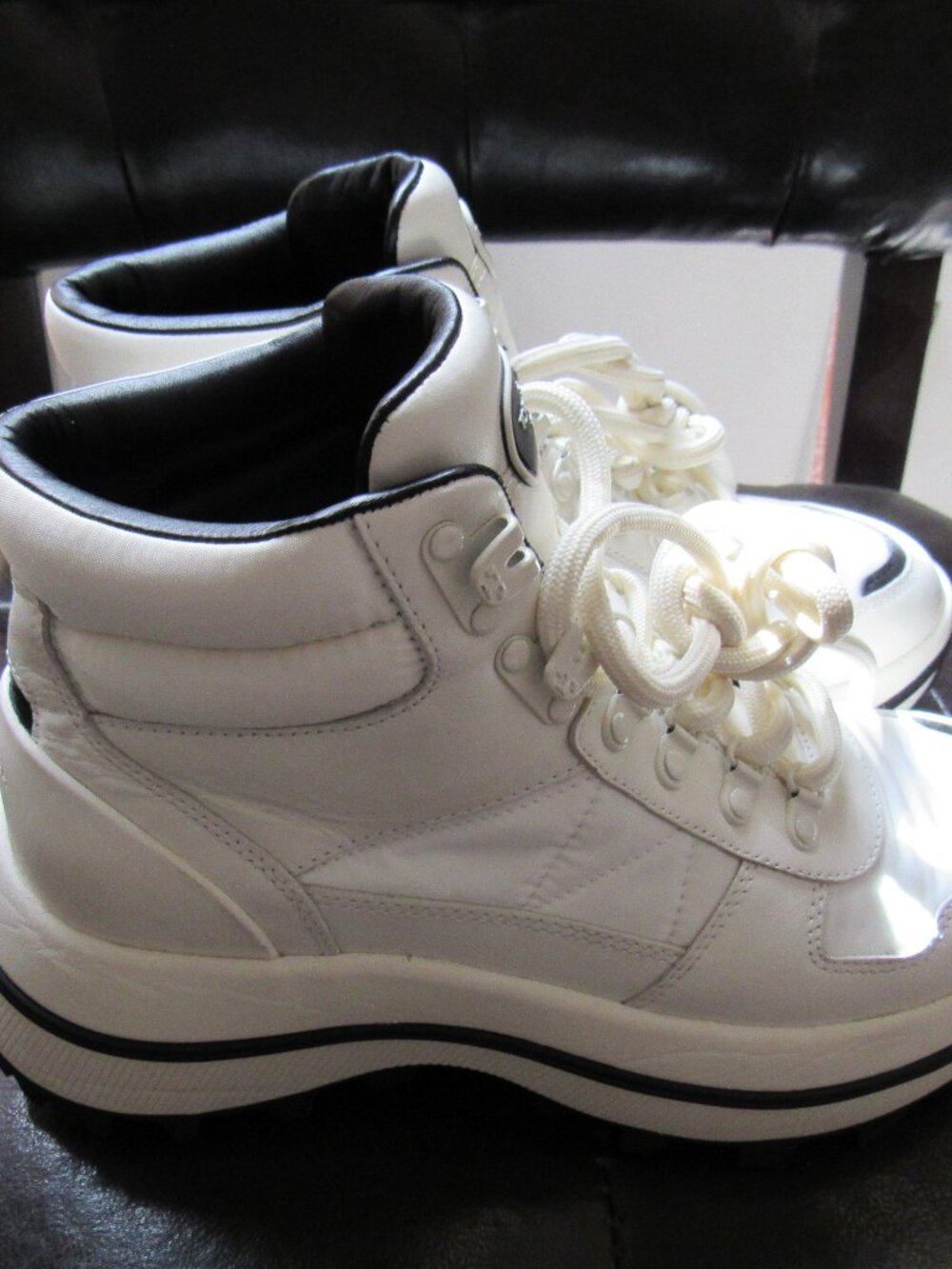 Tory Burch Women's Adventure Hiking Boot New Ivory/Perfect Black size 8M